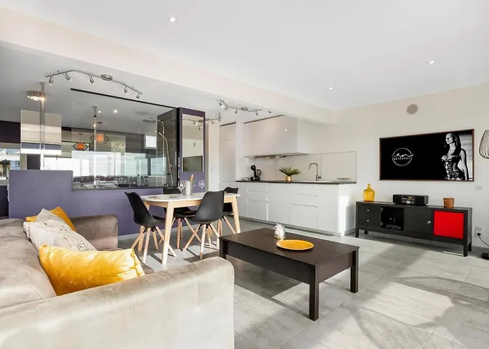 Appartement Villa Aphrodite - vue mer - terrasse - parking - climatisation - Village Naturiste *