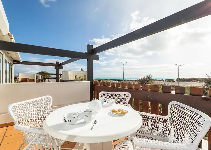 Villa Aphrodite - vue mer - terrasse - parking - climatisation - Village Naturiste